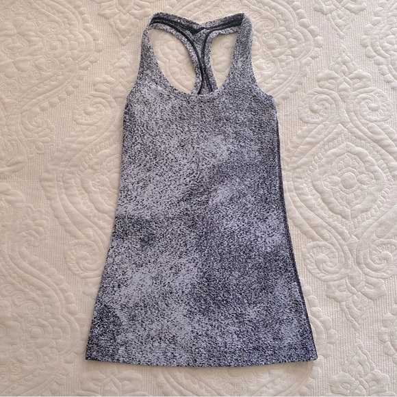 Lululemon tank - Picture 1 of 3